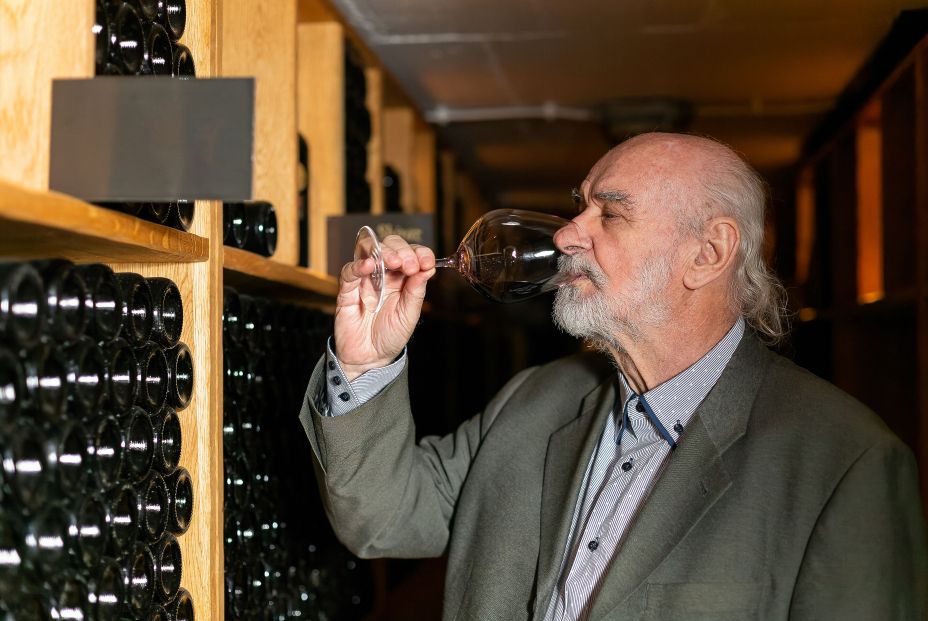 bigstock Caucasian Senior Man In A Suit 463374963