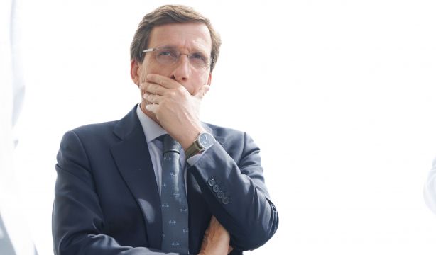 Almeida promete teleasistencia gratuita para los mayores de 85 años