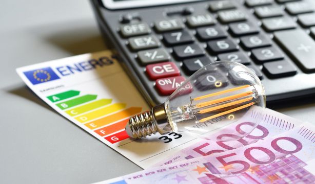 El apagón ha supuesto ya un sobrecoste de 14 euros por consumidor, según la OCU