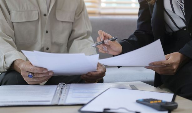 Triunfo de los mayores: estarán en el Consejo Consultivo del nuevo Defensor del Cliente Financiero. bigstock