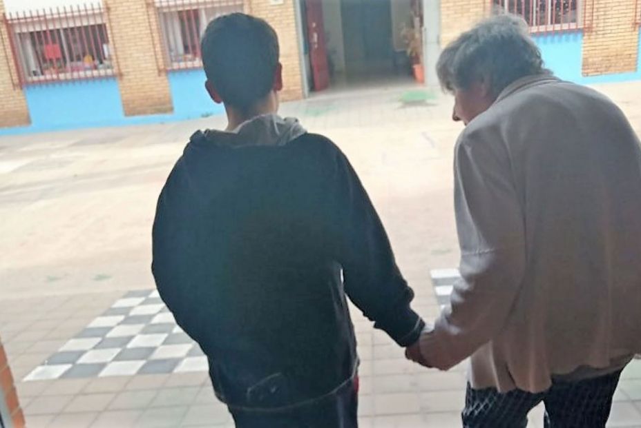 Aprendizaje servicio intergeneracional, transmitiendo los saberes locales Aprendizaje servicio intergeneracional, transmitiendo los saberes locales