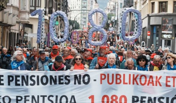 Pensionistas vascos exigen "pensión mínima de 1.080 euros, ¡ya!"