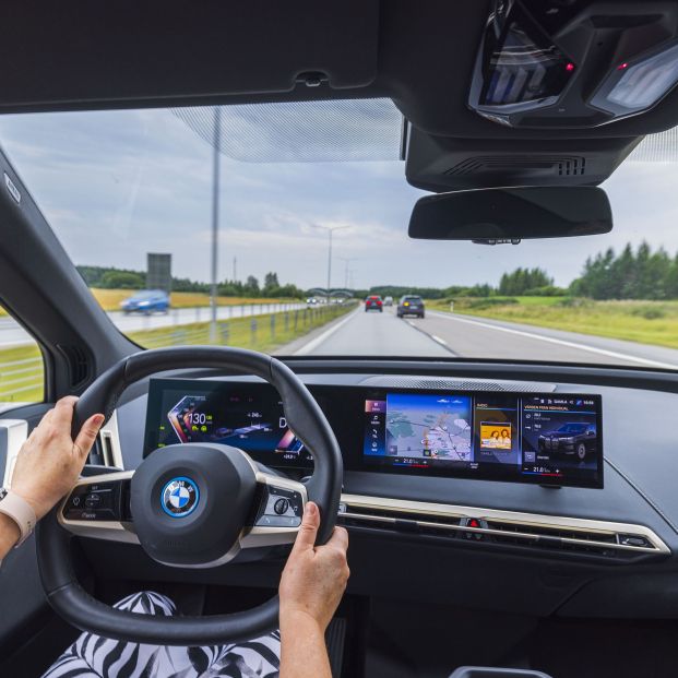 ¿Qué es y cómo funciona la frenada regenerativa?