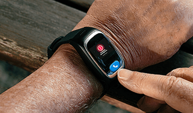 El reloj inteligente que cuida a las personas mayores