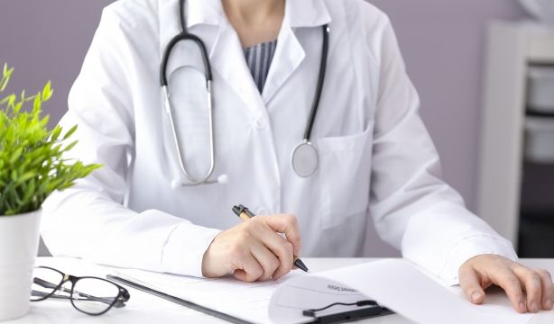 Uno de cada 10 españoles no puede ir andando a su centro de salud