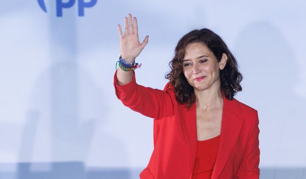 Ayuso cree que Sánchez está "en un callejón sin salida": "Es una rendición"