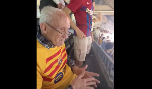 VÍDEO: Sorprende a su abuelo llevándole al Camp Nou y esta es su emocionante reacción