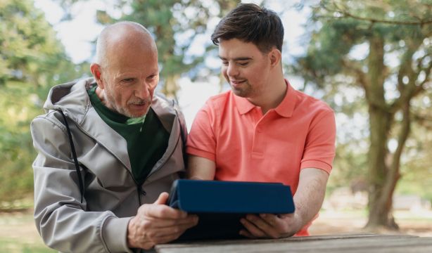 Crean la 'Escuela de Familias' para formar sobre el envejecimiento de personas con síndrome de Down