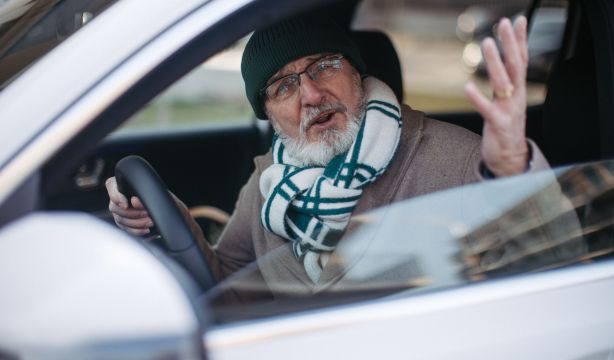 Los cambios en la renovación del carnet de conducir de los mayores, paralizados... de momento