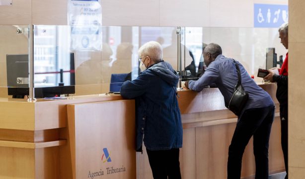 Renta 2022: así funciona el servicio especial que ayuda a los mayores de Madrid con la declaración. Foto: Europa Press