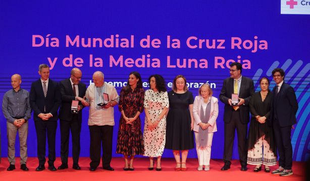 La Reina Letizia elogia a la SEGG por su "labor de cuidado de las personas mayores". Foto: Europa Press
