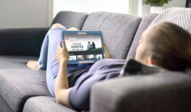 Más series y menos informativos: así ha cambiado el consumo de contenidos audiovisuales en 2022