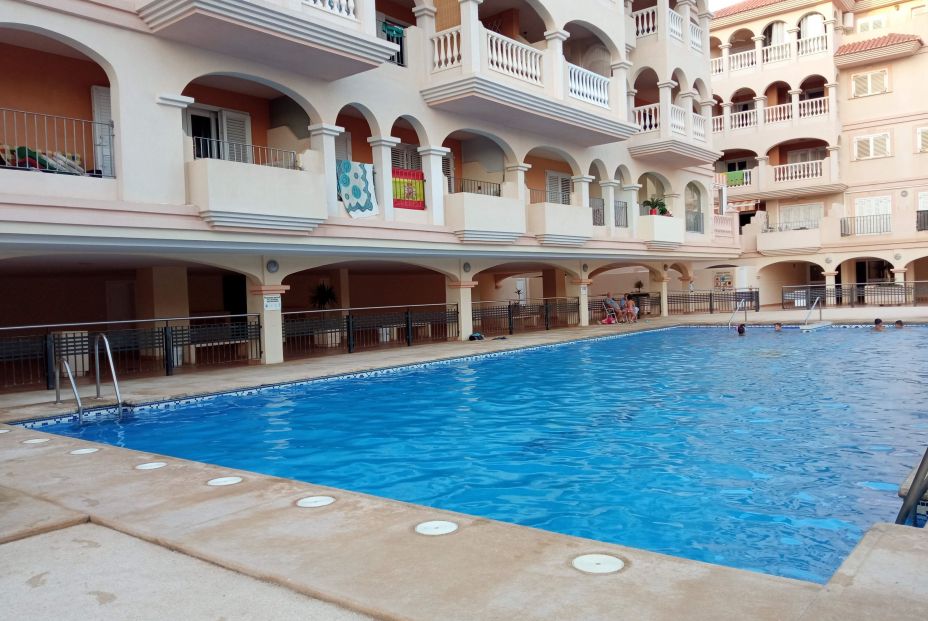 EuropaPress 4546057 piscina comunitaria urbanizacion almeria