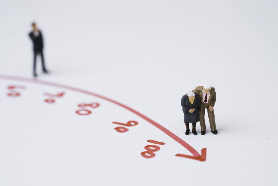 Fedea propone que por cada euro de gasto público para mayores se destine un euro adicional a jóvenes