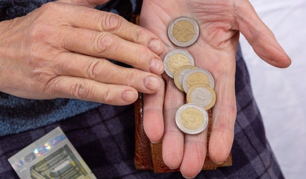 La pensión de los jubilados no contributivos, lejos de los 500 euros, pese a la última subida del 15%