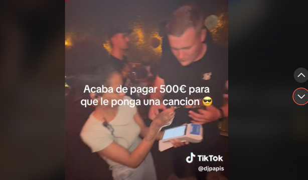 Viral: paga 500 euros en una discoteca para que el DJ le ponga una canción