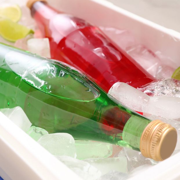 Los mejores trucos para enfriar las bebidas rápidamente este verano