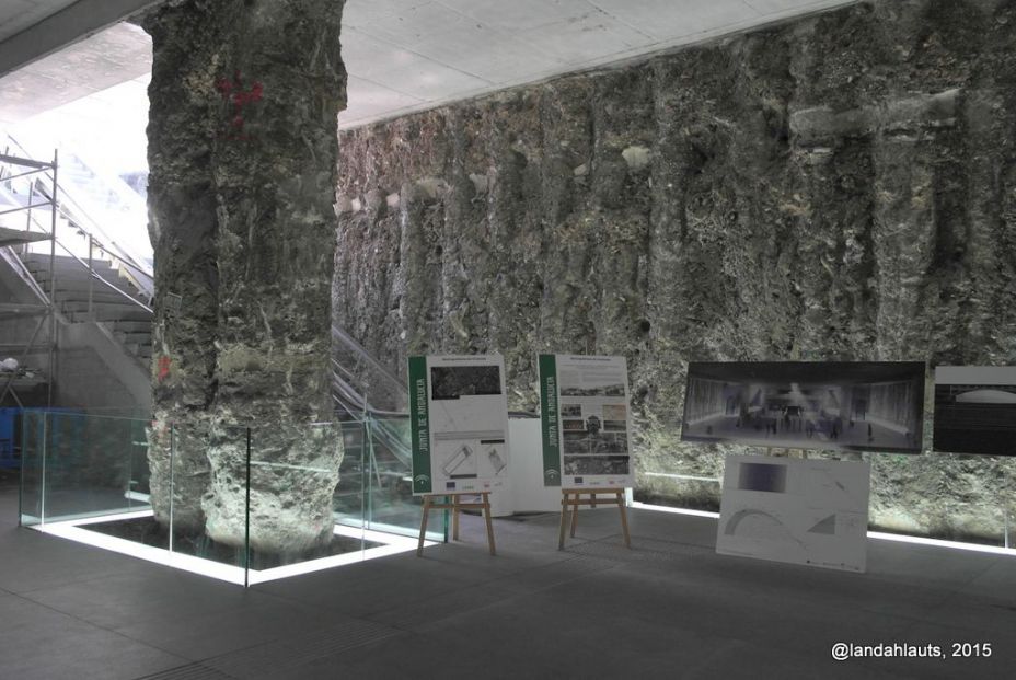 Metro Alcázar de Genil Metro Alcázar de Genil