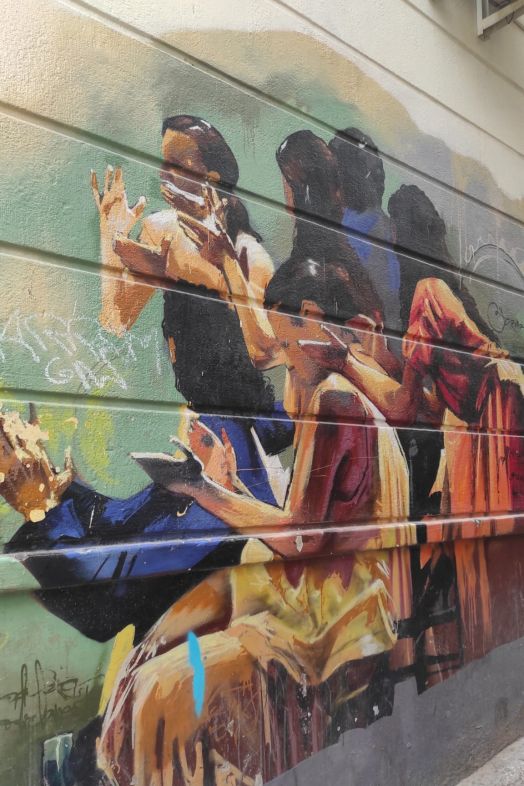 Pintada de flamencos en una calle de Granada Pintada de flamencos en una calle de Granada