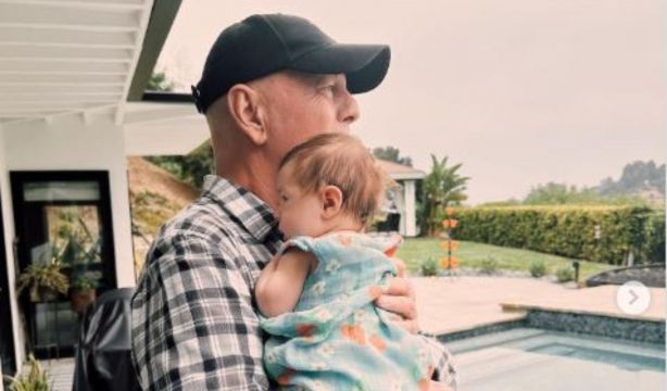 Bruce Willis posa por primera vez junto a su nieta. Foto: Instagram