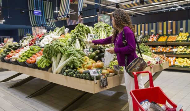 Cuatro de cada diez alimentos afectados por la rebaja del IVA se han encarecido. Foto: Europa Press