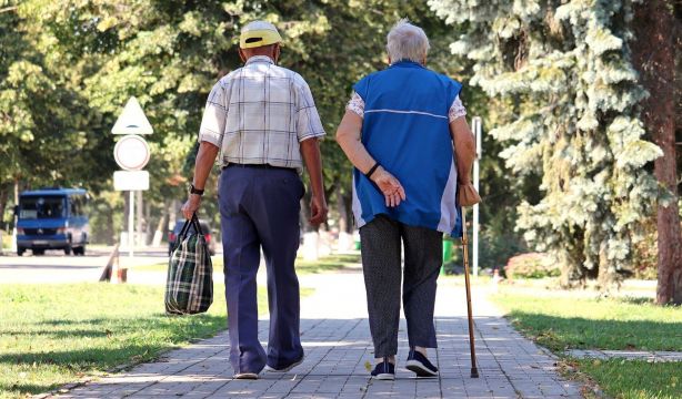 Suspenso en Dependencia: las comunidades invirtieron 98 millones menos en 2022