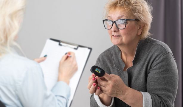 El consumo de alcohol podría acelerar la progresión del alzhéimer