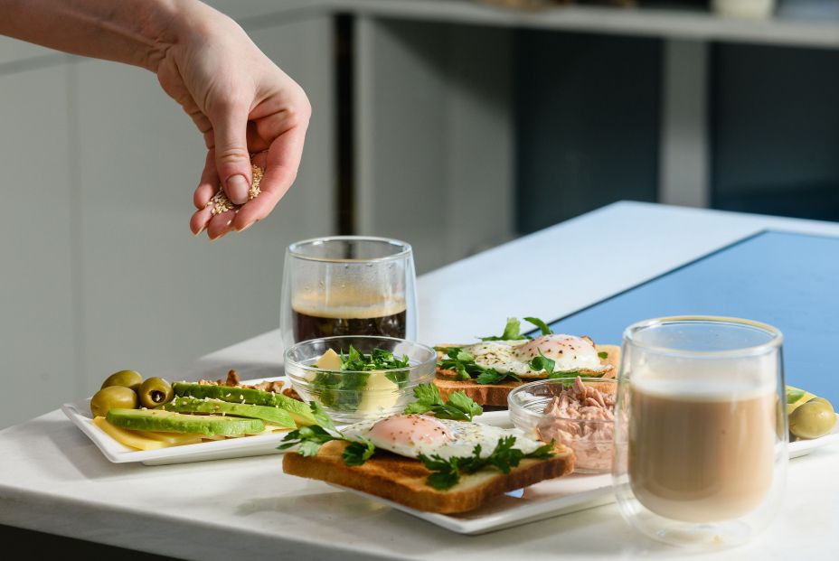 Cinco trucos para evitar que el aguacate se ponga marrón una vez abierto Cinco trucos para evitar que el aguacate se ponga marrón una vez abierto