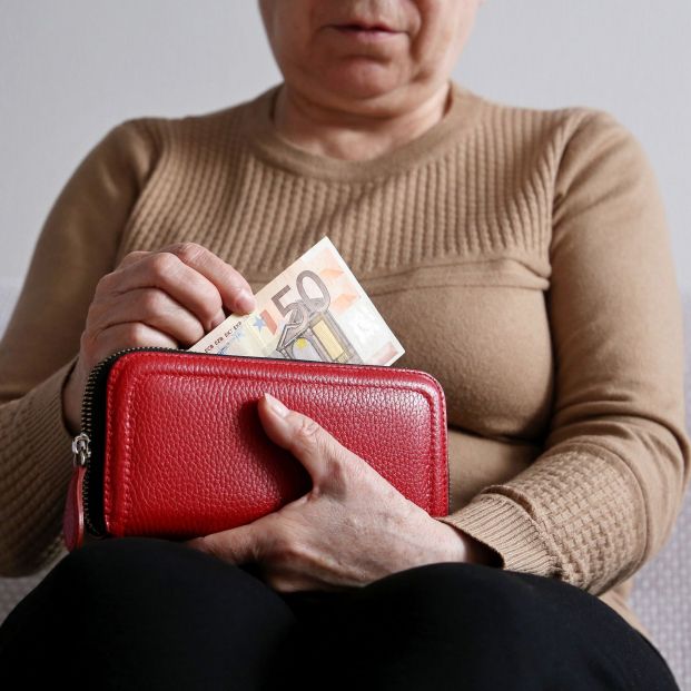 Las pensiones de viudas y autónomos, lejos del salario mínimo a pesar de haber subido el 9% en un año Las pensiones de viudas y autónomos, lejos del salario mínimo a pesar de haber subido el 9% en un año