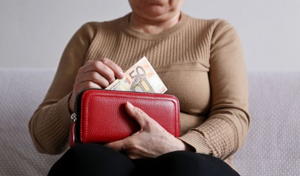 ¿Qué trabajadores no recibirán paga extra esta Navidad?