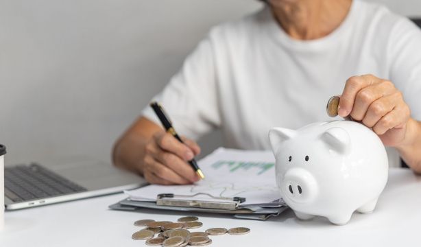 Baja el número de españoles que hacen hucha para la jubilación