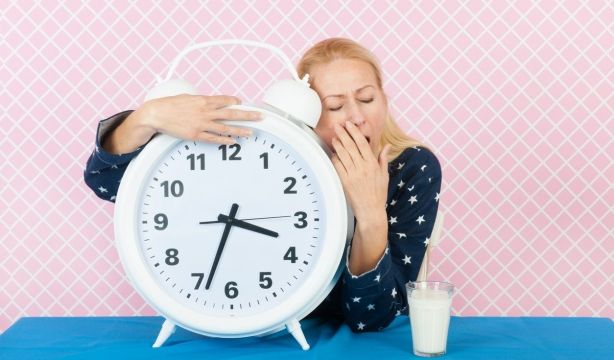 La privación de sueño afecta a las funciones cognitivas, como la atención y la memoria