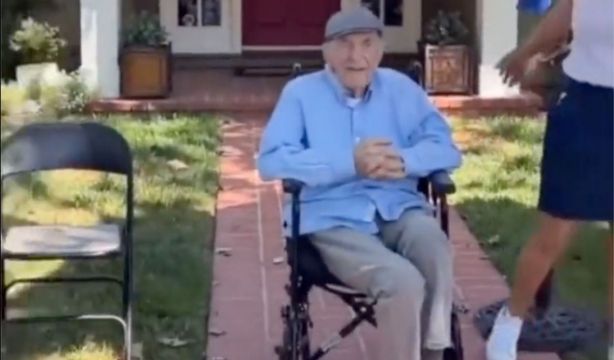 Cumple 100 años y sus vecinos le organizan la mejor fiesta sorpresa de su vida