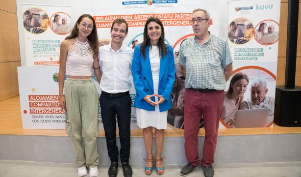 Euskadi pone en marcha un proyecto para que jóvenes y mayores convivan juntos