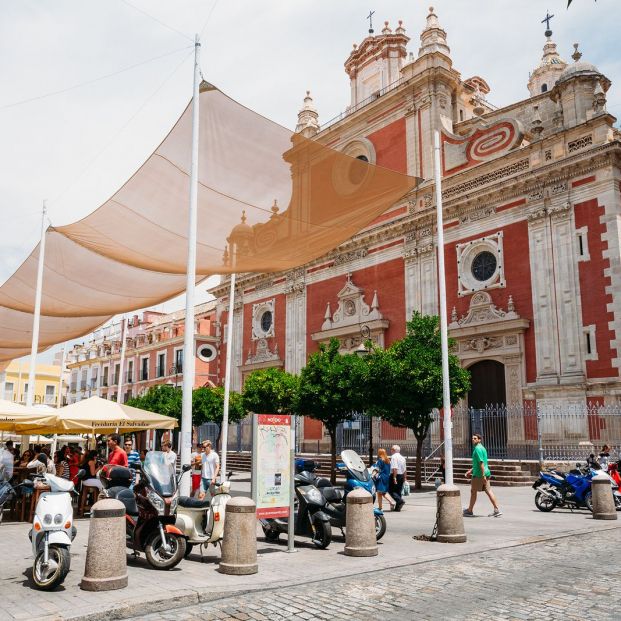 Iglesia y Plaza del Salvador en Sevilla Iglesia y Plaza del Salvador en Sevilla