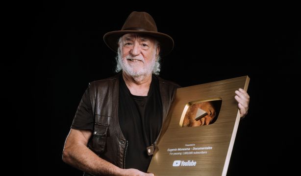Eugenio Monesma consigue a sus 71 años el preciado 'Botón de Oro' de YouTube