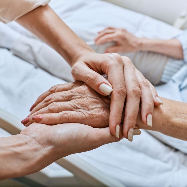 CEAFA exige un uso "limitado y justificado" de las sujeciones en personas con demencia