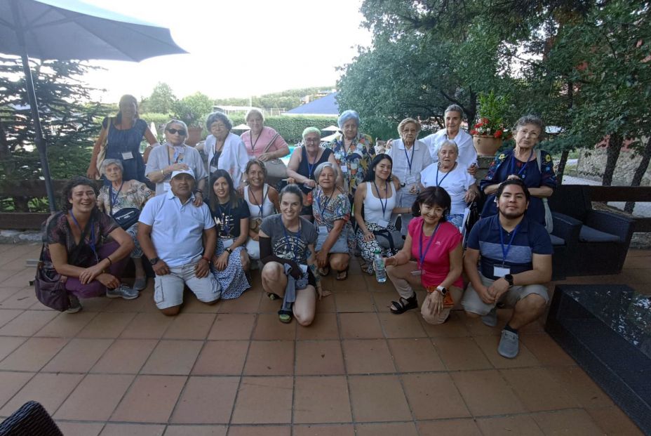 Grandes Amigos vacaciones mayores (1) Grandes Amigos vacaciones mayores (1)