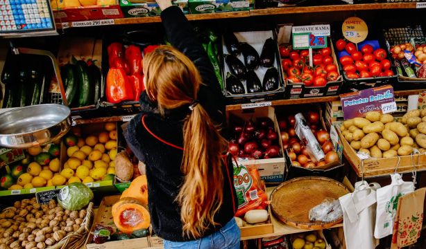 La cesta de la compra sigue disparada: los retos del nuevo Gobierno para abaratar los alimentos