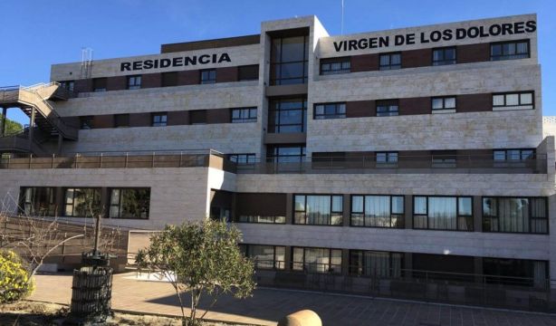 Evacuados 90 mayores tras el incendio en una residencia de Valmojado (Toledo)