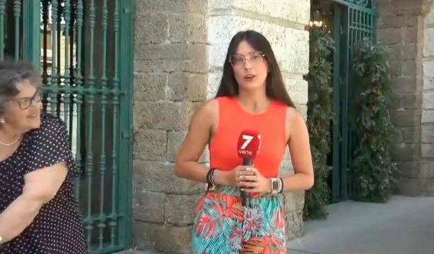 "¡Ole tu coño!": la reacción viral de una mujer gaditana ante una reportera de TV