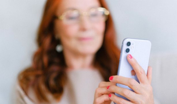 Una investigación universitaria preguntará a los mayores cómo reducir su brecha digital. Foto: Europa Press