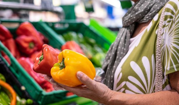 Casi la mitad de los alimentos afectados por la rebaja del IVA se han encarecido en lo que va de año