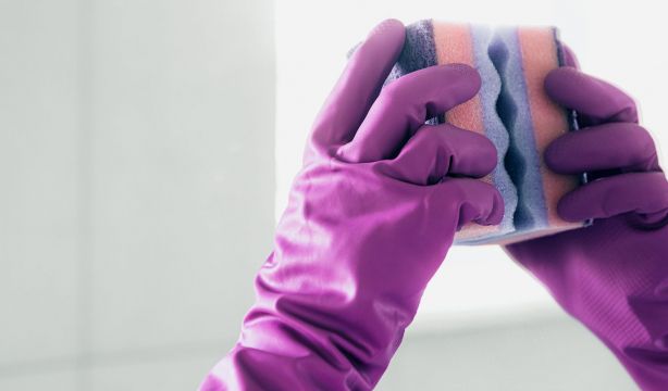 El aviso de la Seguridad Social a las empleadas del hogar sobre sus bases de cotización