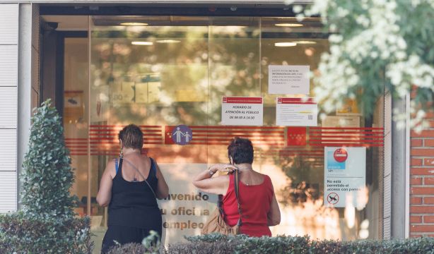 El paro sénior se perpetúa: el 61% de los desempleados mayores de 55 años lleva más de 1 sin trabajo