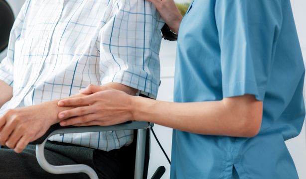 Experta propone cambiar la Ley de Dependencia para empoderar a las mujeres cuidadoras