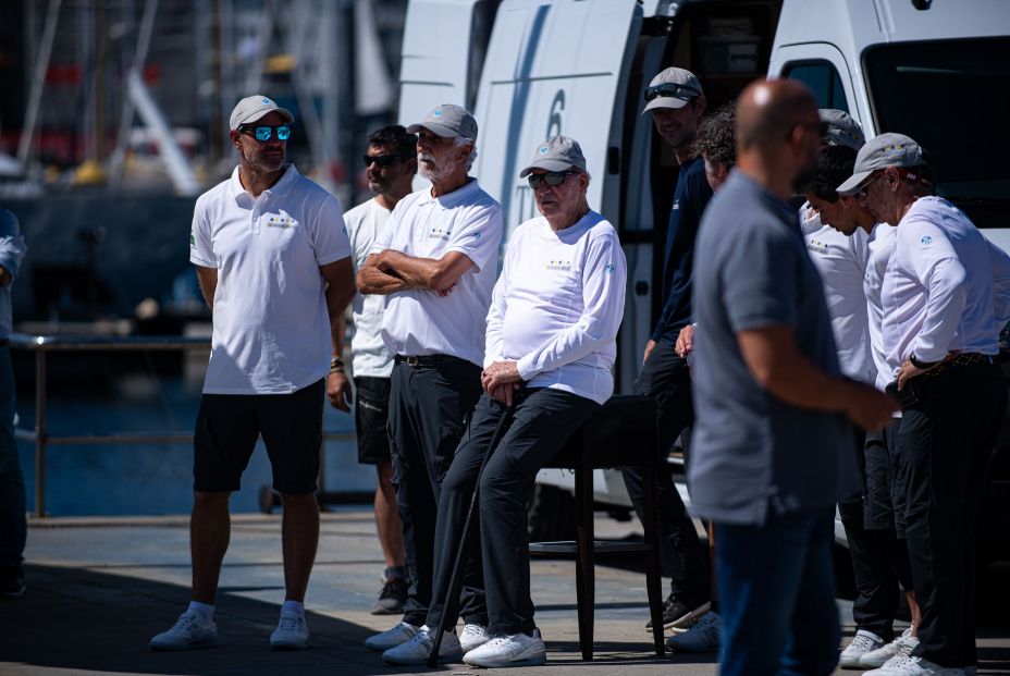 El Rey Juan Carlos dice que volverá "muchas veces" a Galicia este verano El Rey Juan Carlos dice que volverá "muchas veces" a Galicia este verano