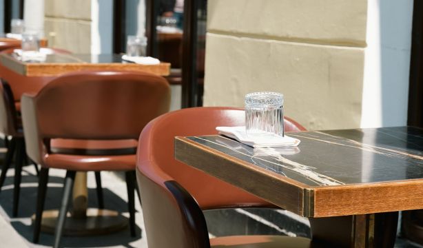 La respuesta viral de un bar tras la crítica de un cliente por esperar 15 minutos su desayuno