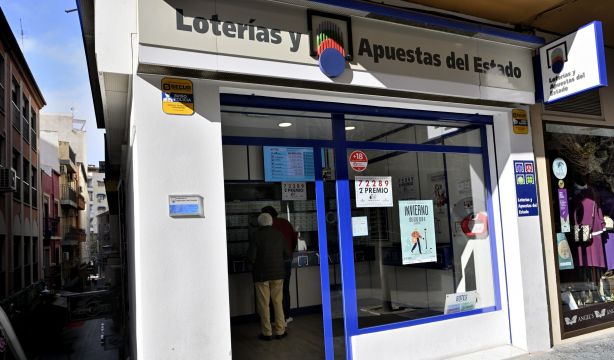Cuánta lotería hay que comprar para garantizar que se gane algo