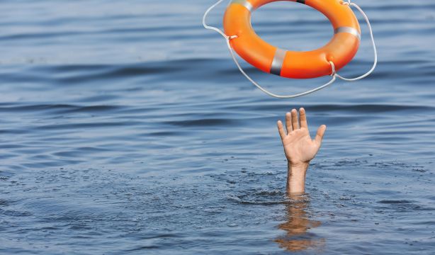 Los planes de pensiones de empresa, hundidos a la espera del salvavidas del 'superfondo' Escrivá